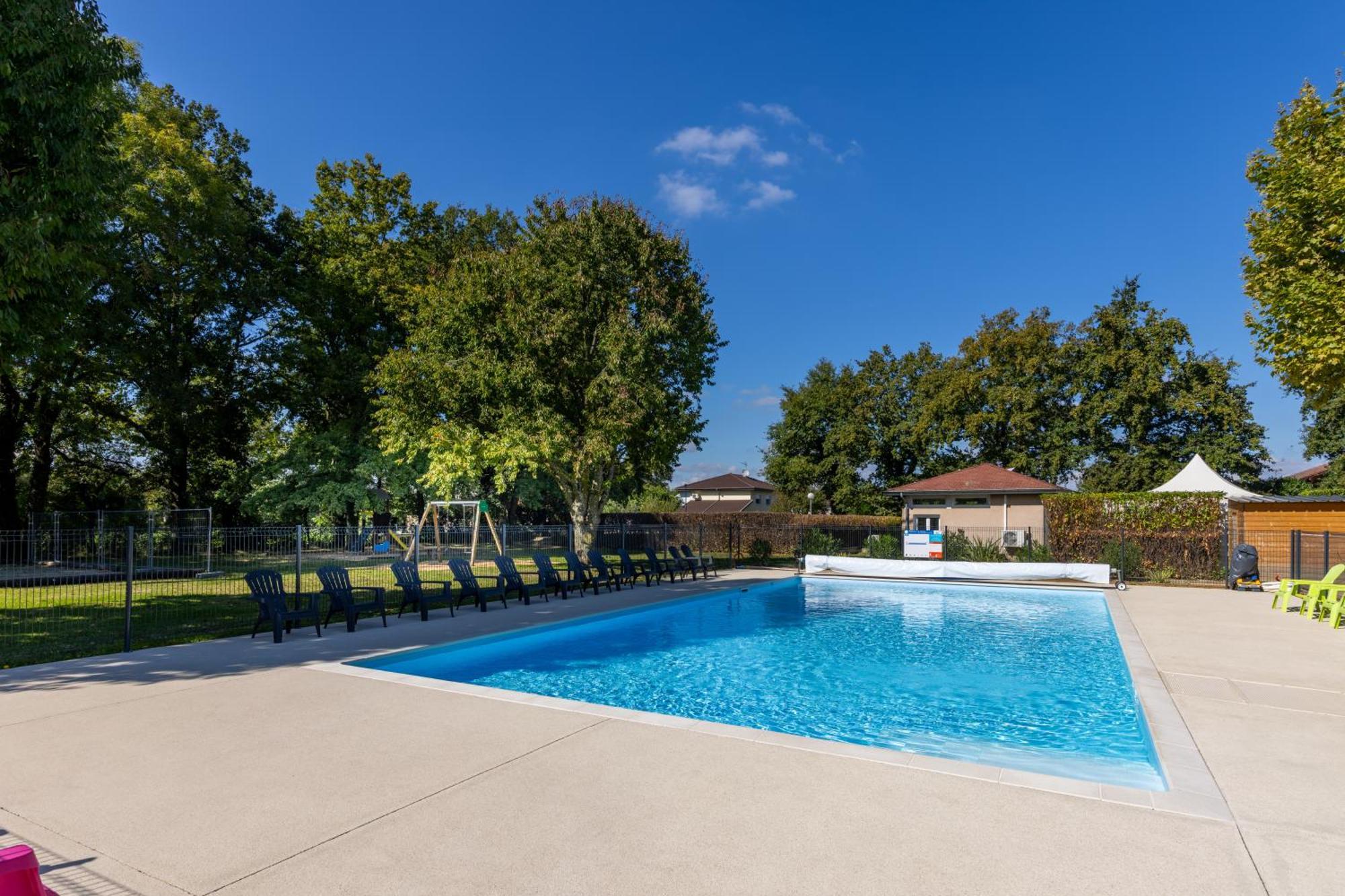 Отель L'Oasis Des Dombes Amberieux-en-Dombes Экстерьер фото