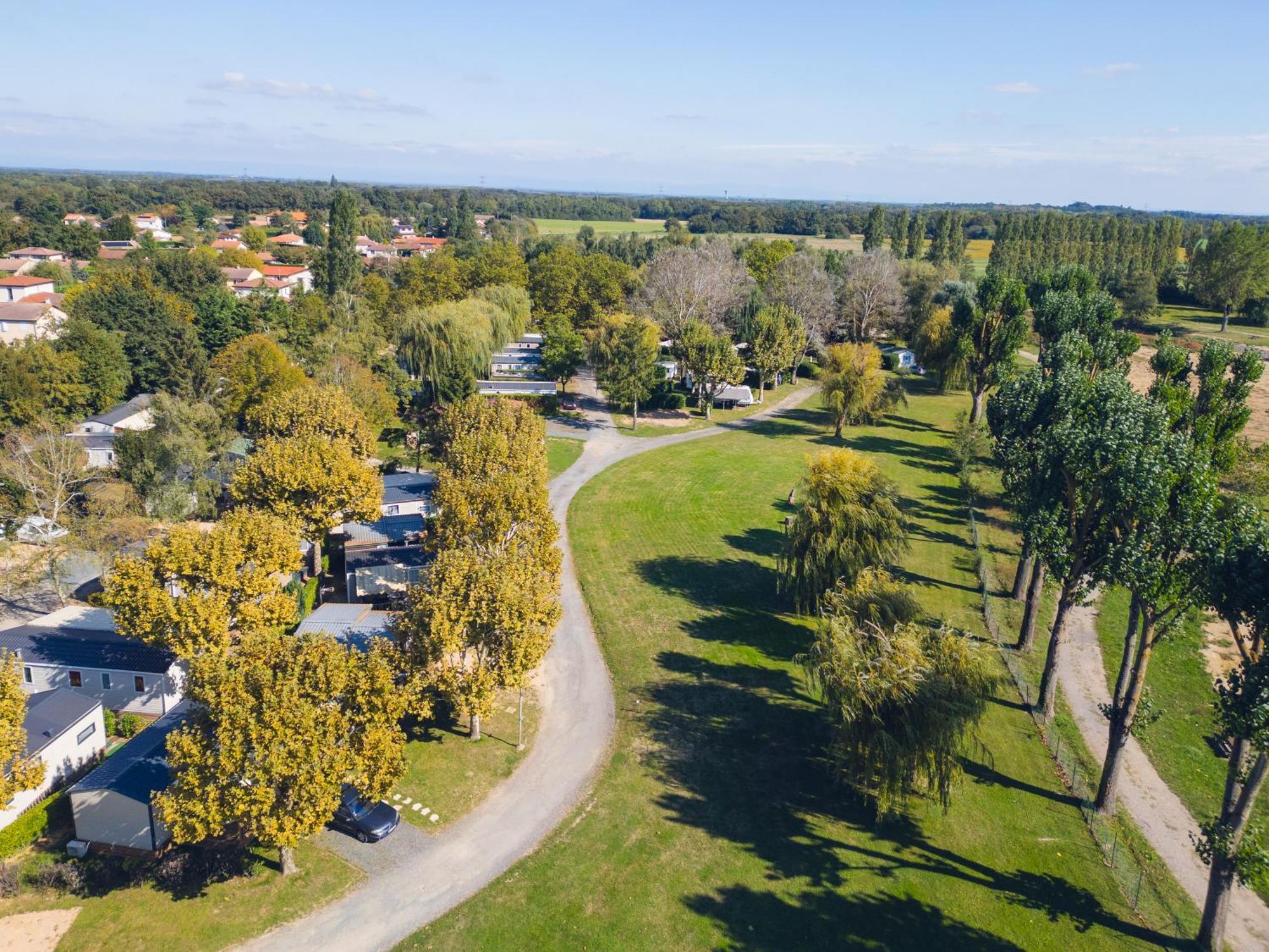 Отель L'Oasis Des Dombes Amberieux-en-Dombes Экстерьер фото